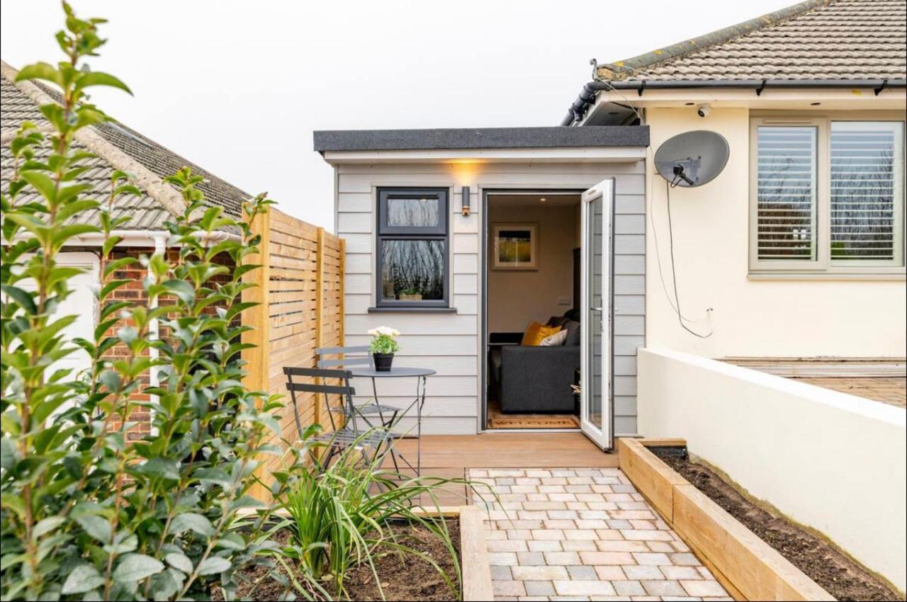 The Hideaway By The Sea - Free Parking Apartment Brighton Exterior photo